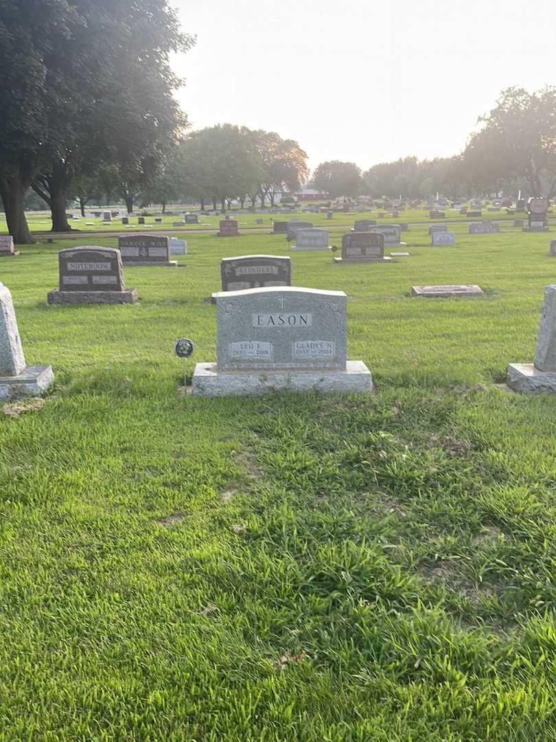 Leo F. Eason's grave. Photo 2