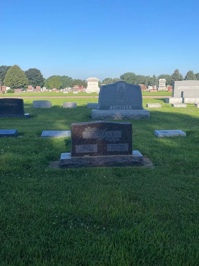 Dick Schaap's grave. Photo 2