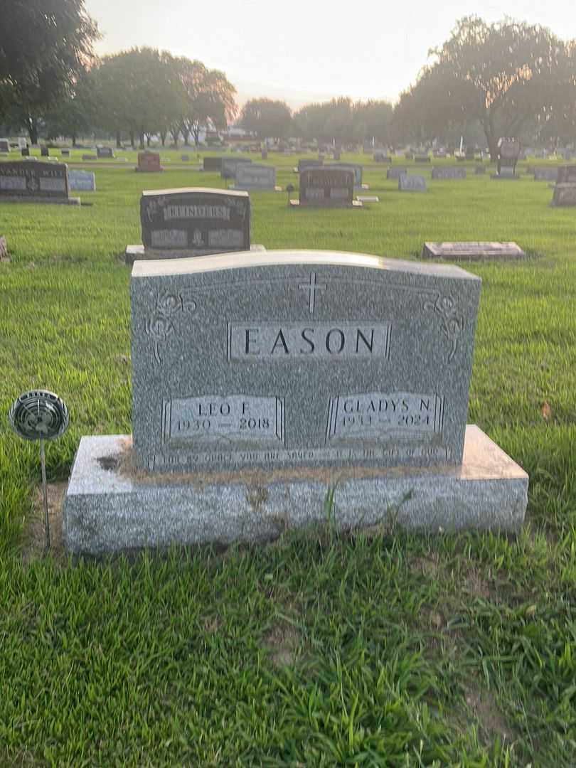Leo F. Eason's grave. Photo 1