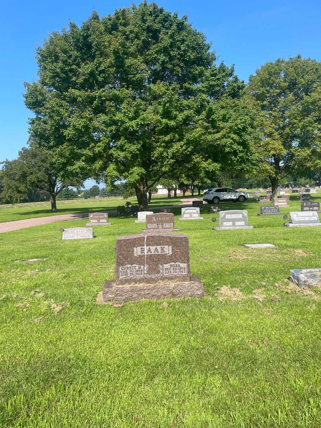 Rosa Raak's grave. Photo 2