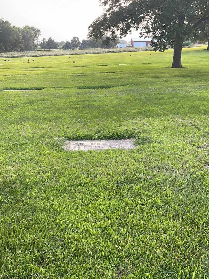 Bernice Palmer's grave. Photo 2