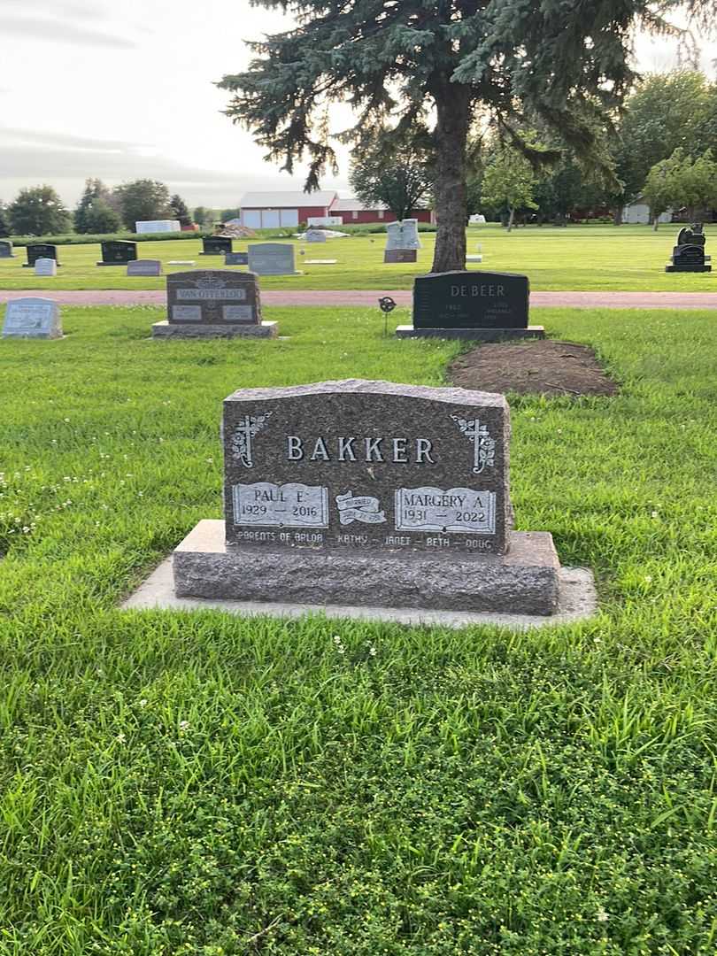 Paul E. Bakker's grave. Photo 2