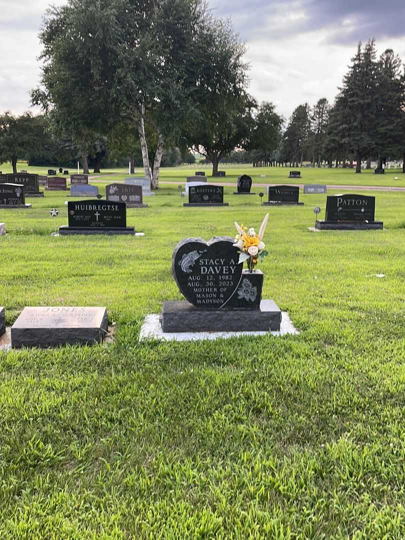 Stacy A. Davey's grave. Photo 2