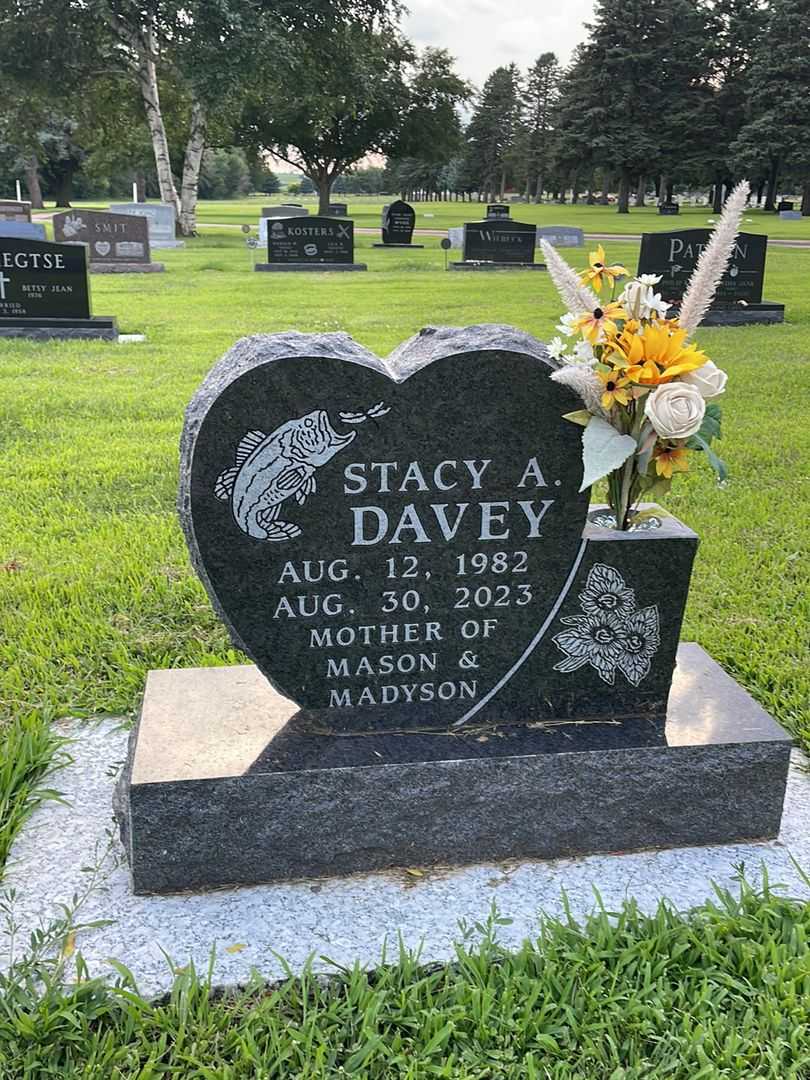 Stacy A. Davey's grave. Photo 1