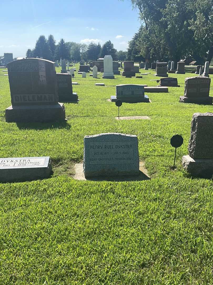Rose Lee Kamp's grave. Photo 2