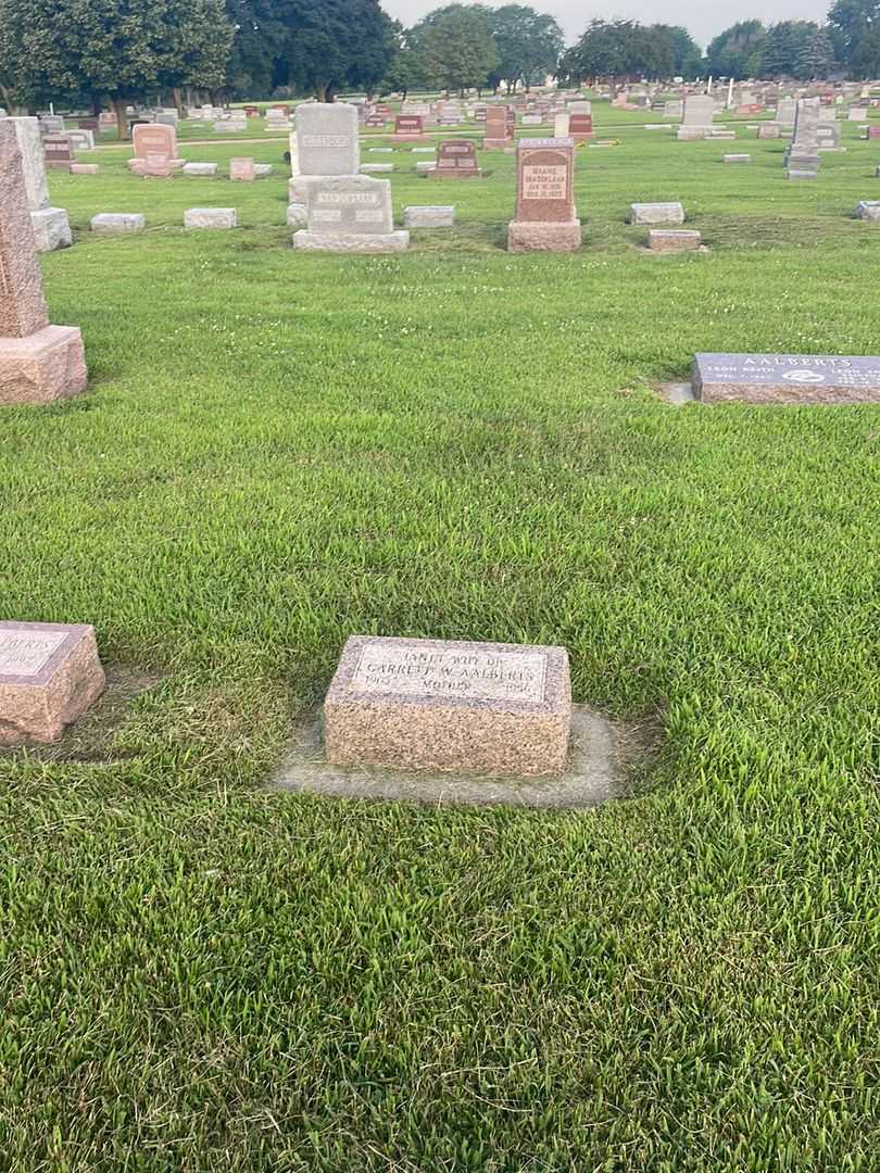 Garrett W. Aalberts's grave. Photo 2