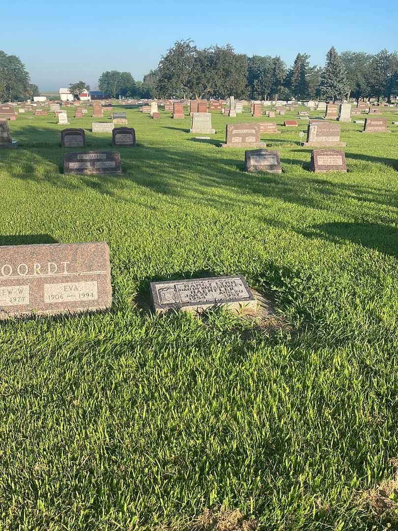 Nancy Lynn Haenfler's grave. Photo 2